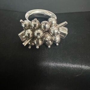 Absolutely a killer ring, don’t miss out this beauty!